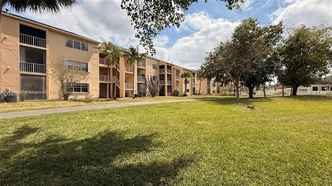 Building Photo - 15330 SW 106th Terrace