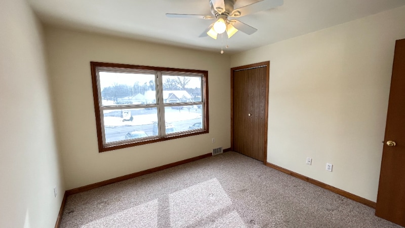 Building Photo - 1052 Community Rd