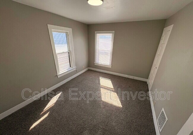 Building Photo - 1441 Wall St