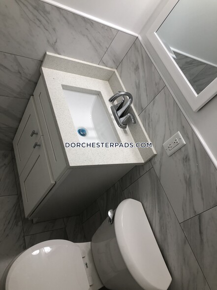 Building Photo - 273 Hancock St