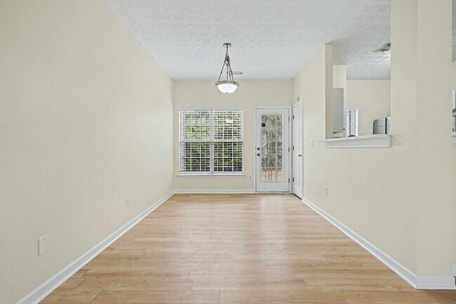 Building Photo - 2545 Walden Lake Dr