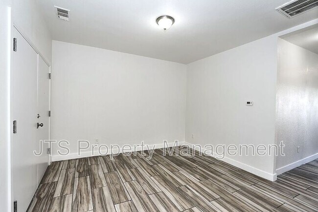 Building Photo - 1119-200 24th St