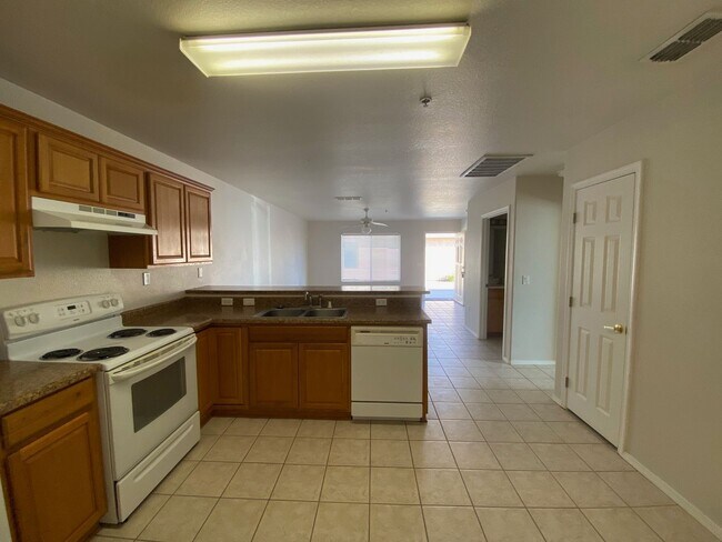 Building Photo - PALI3045