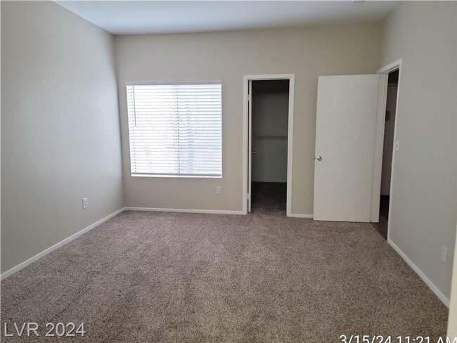 Building Photo - 2ND FLOOR 1 BED, 1 BATH UNIT ON THE SOUTH ...