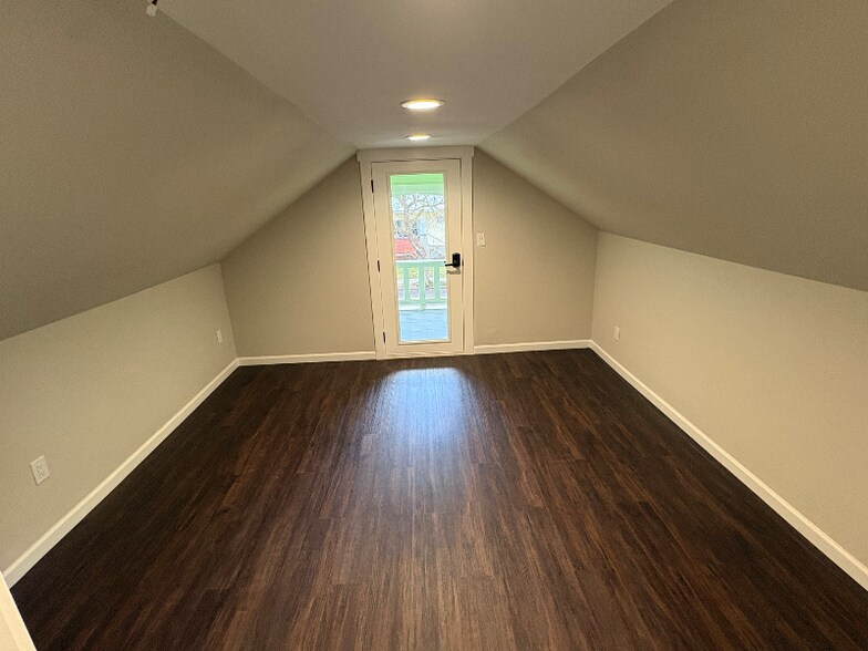 Building Photo - 2012 W Montgomery Ave