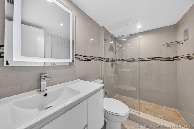 Building Photo - 4020 Galt Ocean Dr