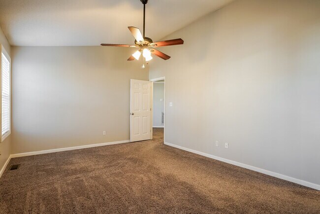 Building Photo - 1501 Poplar Ridge Rd