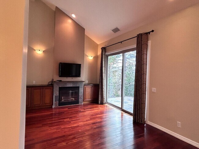 Building Photo - 27111 Sugar Pine Dr