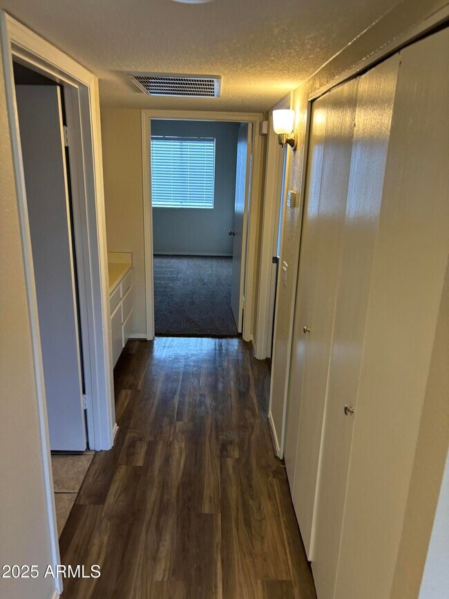 Building Photo - 1444 N Recker Rd