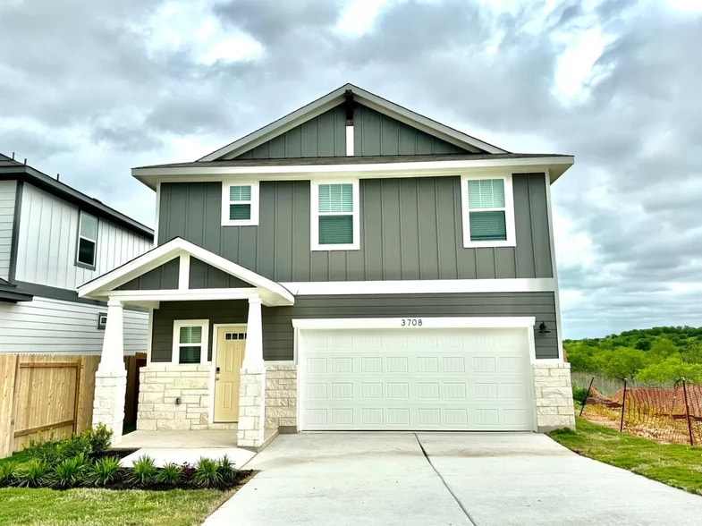 Primary Photo - 3708 Sweet Watermelon Ln