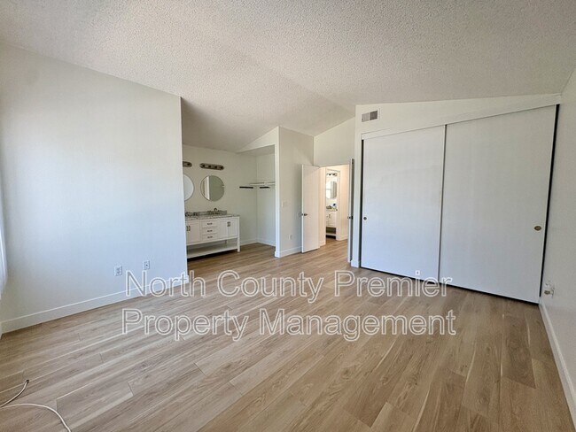 Building Photo - 2995 Lexington Cir