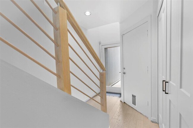 Building Photo - 803 Detering St