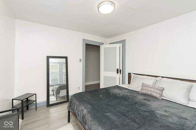 Building Photo - 4237 Graceland Ave