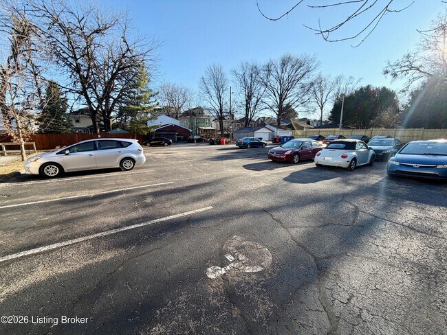 Building Photo - 2214 Sherwood Ave