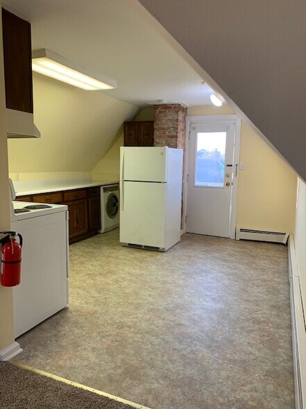 Building Photo - 501 Shore Rd