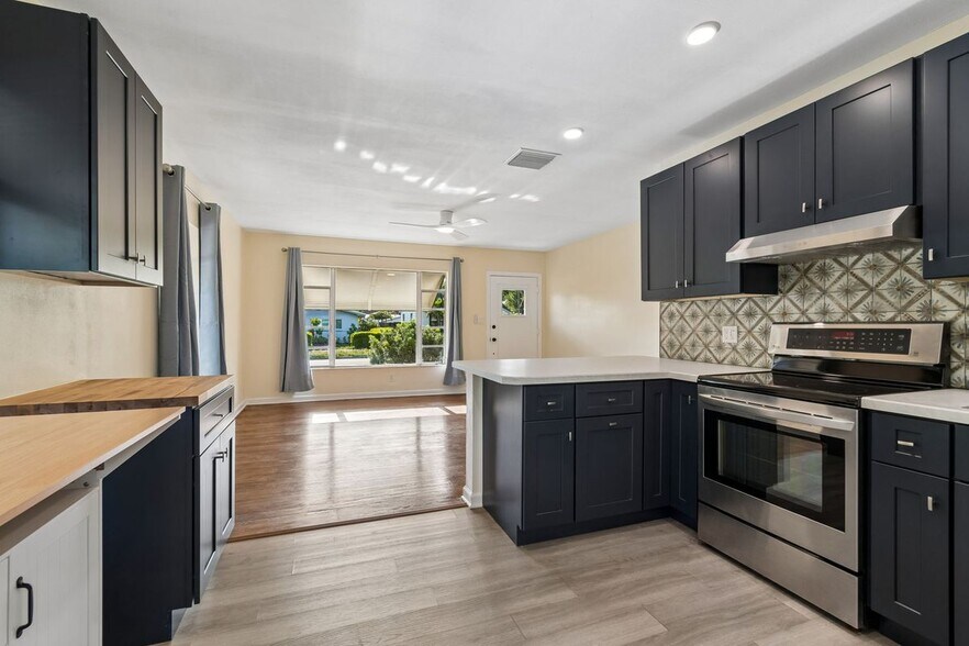 Building Photo - 1101 27th St N