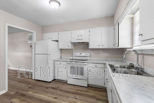 Primary Photo - 4426 Central Valley Dr