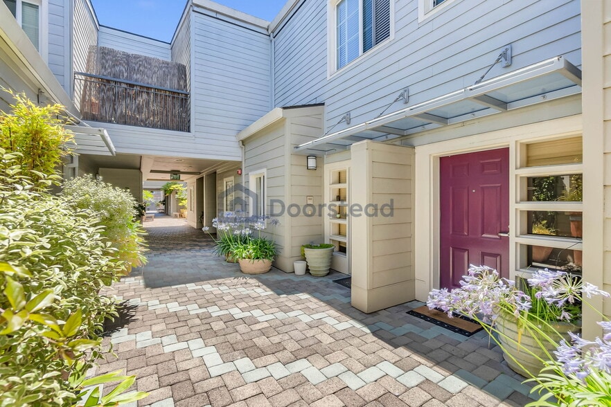 Building Photo - 1561 Brunswig Ln