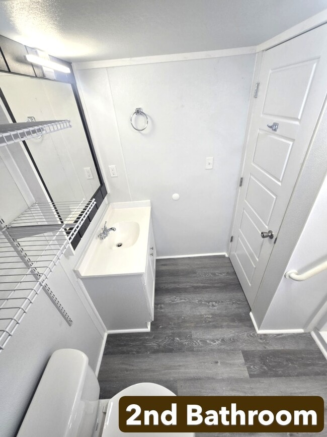 Building Photo - 903 Young St