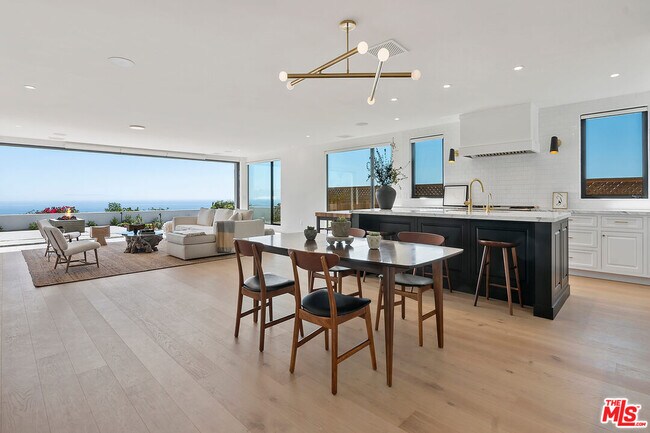 Building Photo - 3616 Shoreheights Dr