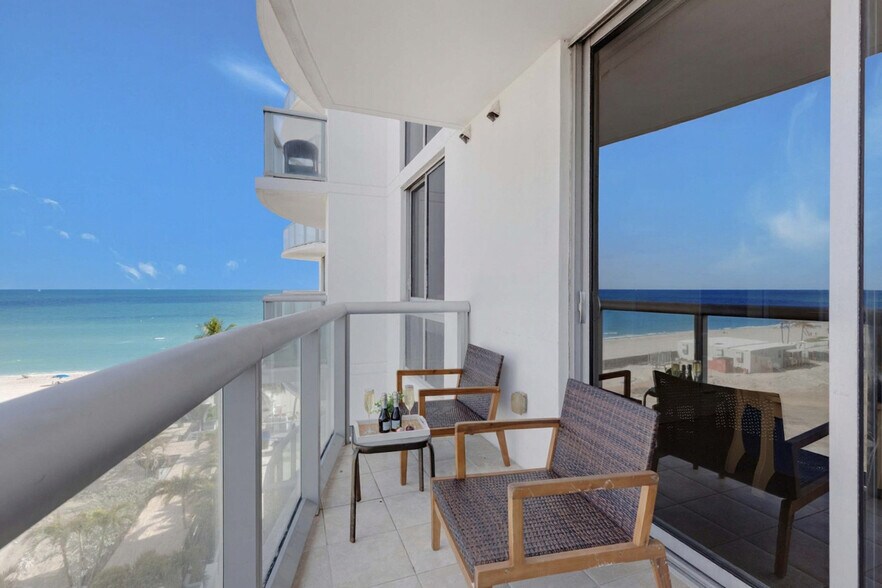 Building Photo - 18683 Collins Ave