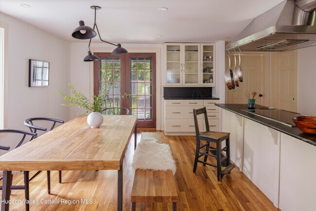 Building Photo - 243 Morton Rd