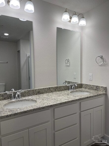 Building Photo - 1650 Iroquois Ct