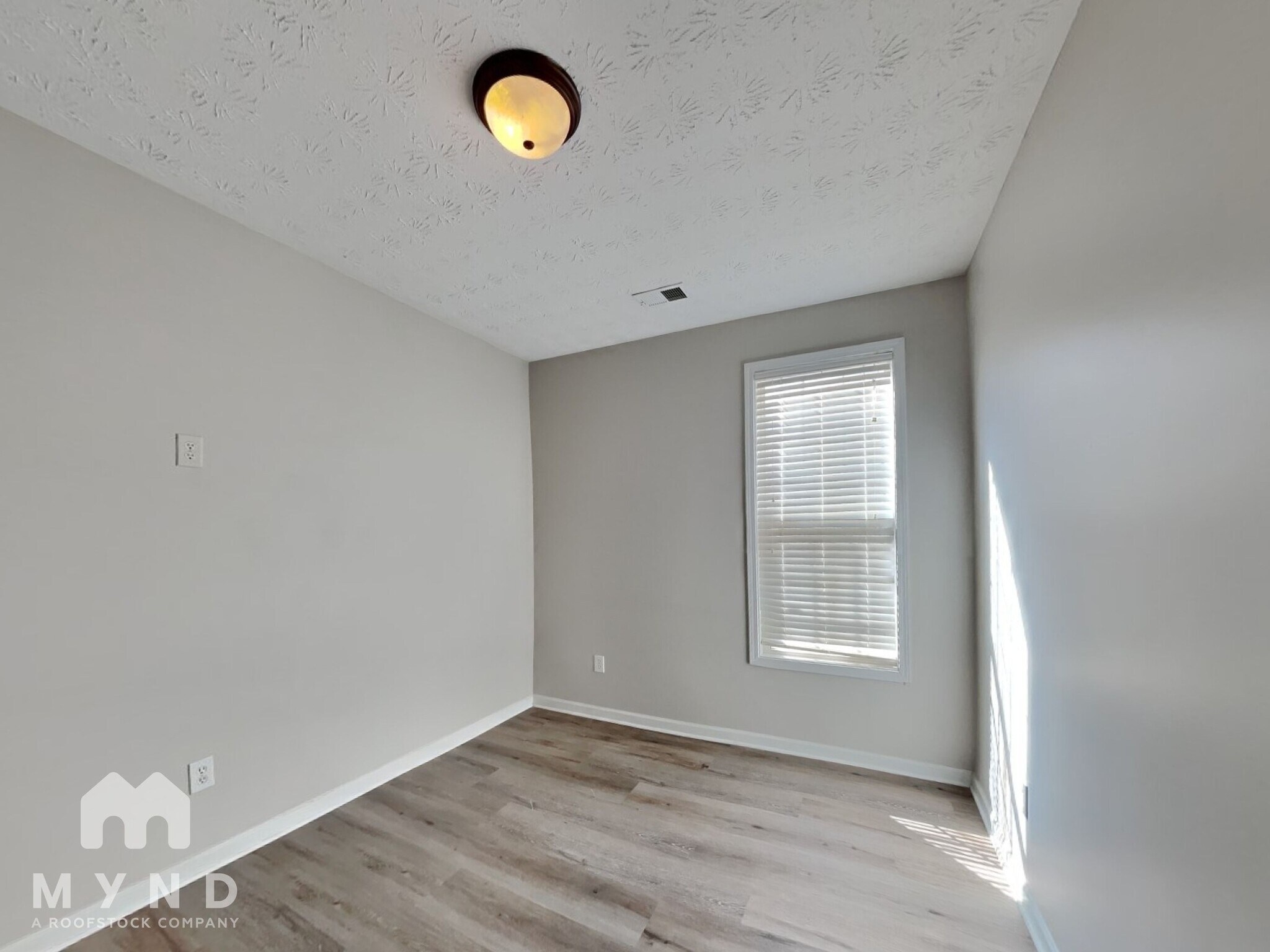 Building Photo - 9033 Aldbury Dr