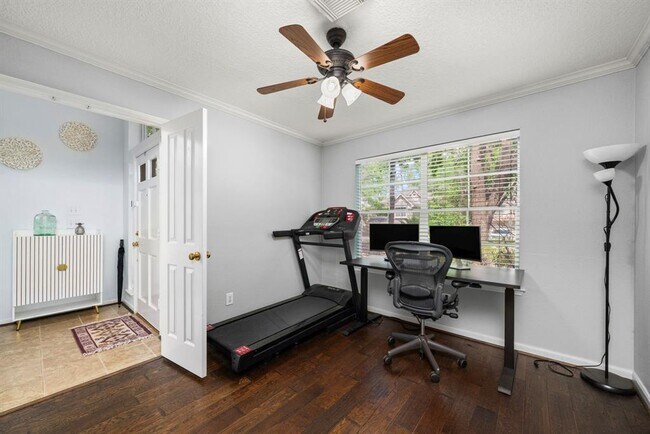 Building Photo - 202 W Greywing Cir