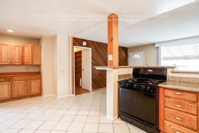 Building Photo - 1200 W 10th St