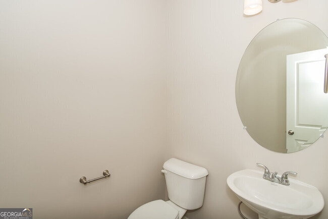 Building Photo - 313 Kenmore Ct