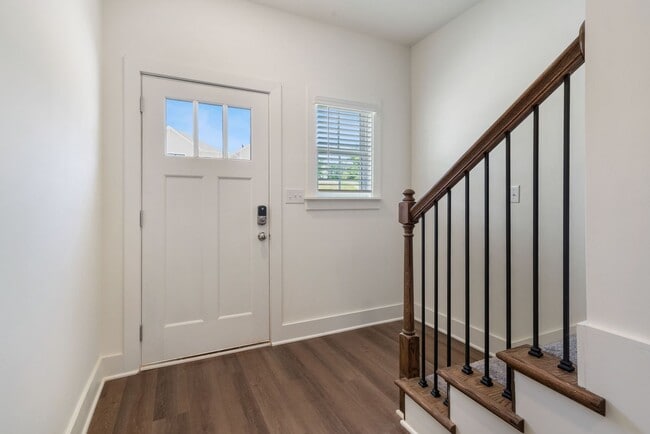 Building Photo - 3 Bedroom with Garage and Fenced Backyard!