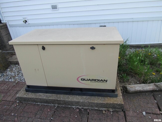 Building Photo - 14401 134th Ave W