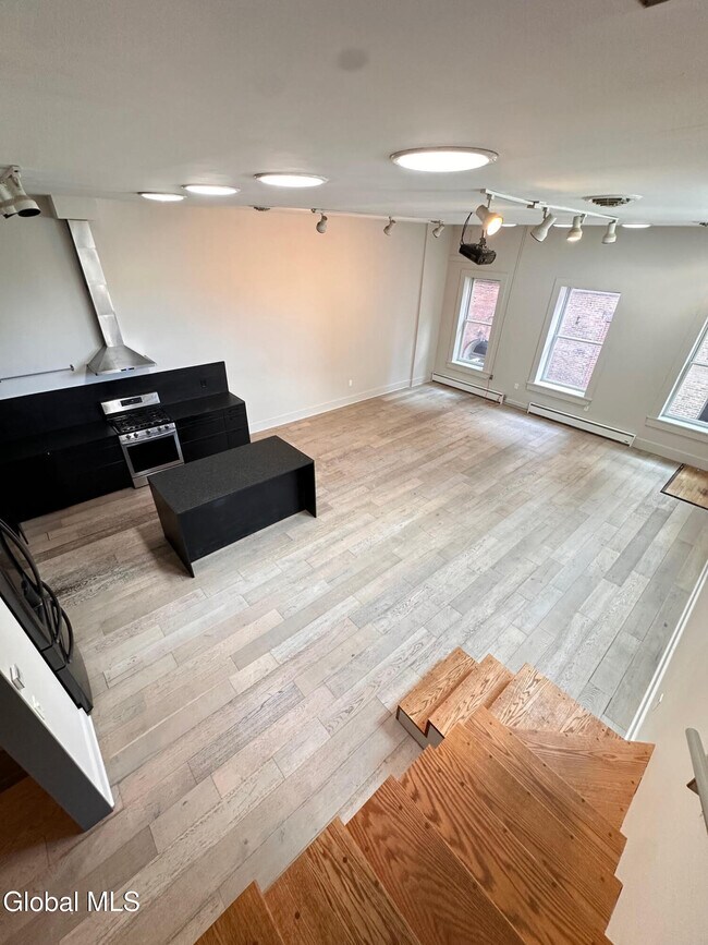 Building Photo - 53 3rd St