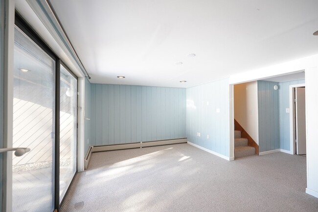 Building Photo - 40 Spring Cove Rd