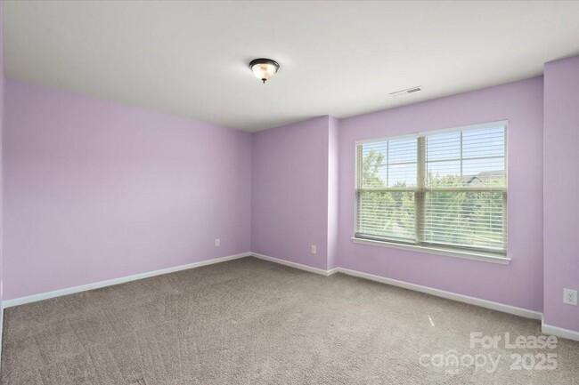 Building Photo - 2433 Chinkapin Ct