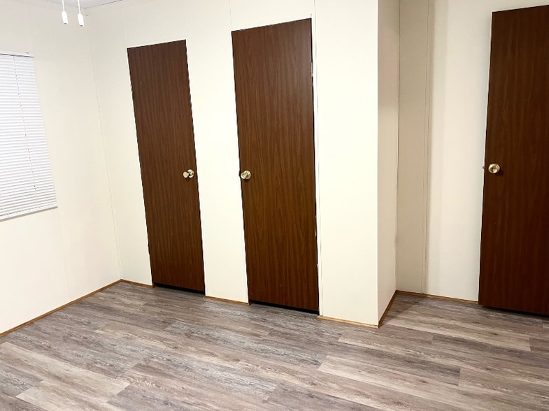 Building Photo - 104 Lynn Dr