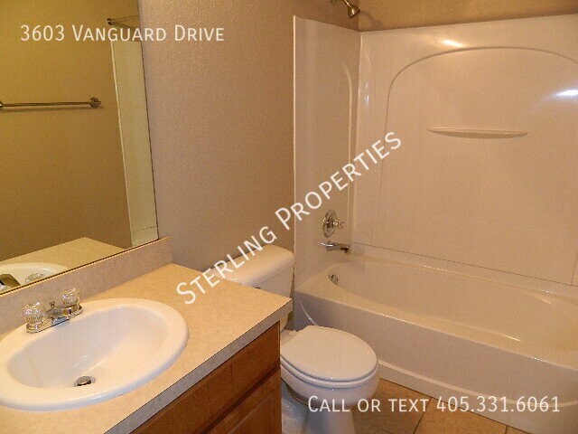 Building Photo - 3603 Vanguard Dr