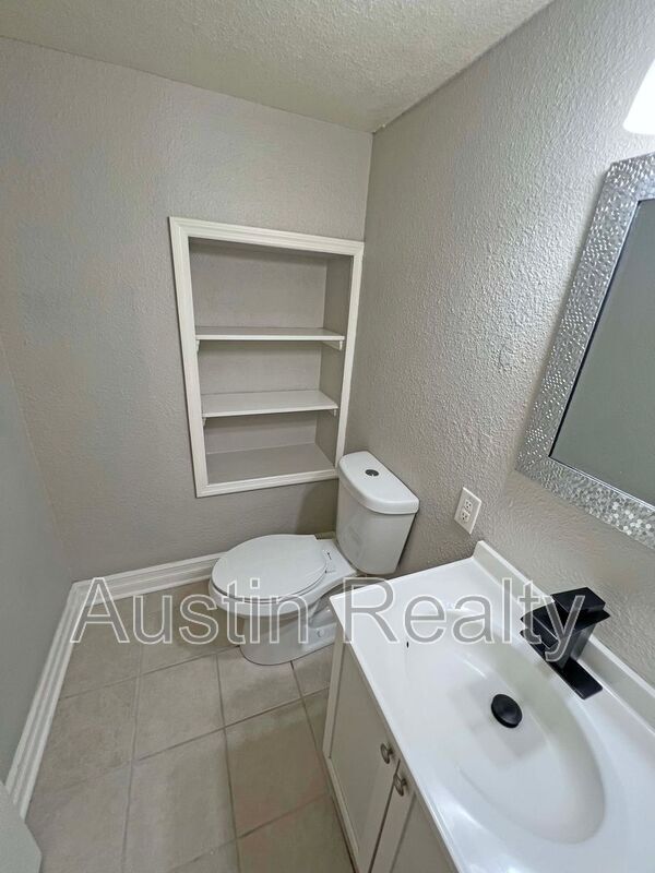 Building Photo - 4081 Paule Ave
