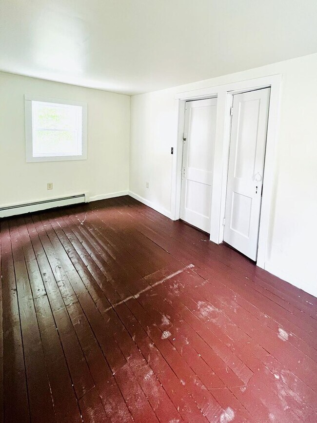 Building Photo - 5 Bedroom, 1.5 Bath Home near UVM (312 Col...