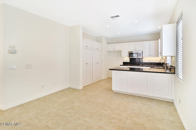 Building Photo - 5505 Salerno Dr