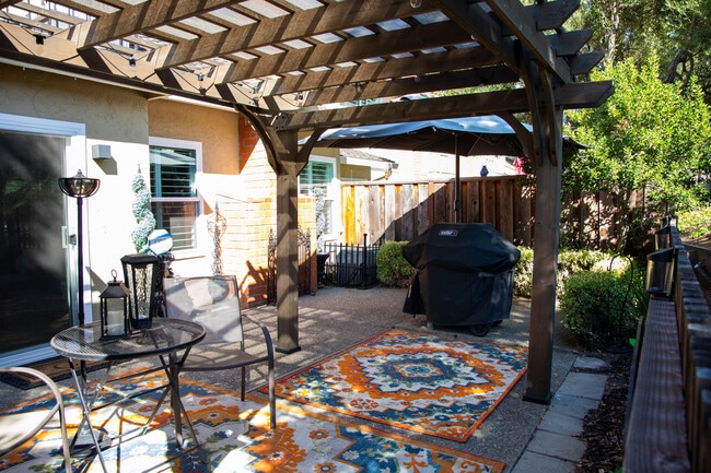 Building Photo - 1405 Kinross Ct