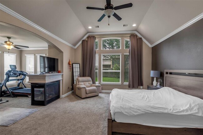 Building Photo - 10314 Radcliff Lake Dr