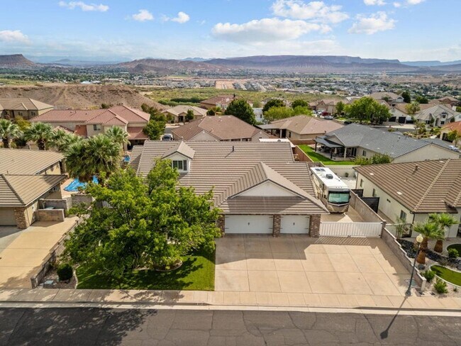 Building Photo - Beautiful Foremaster Ridge Home