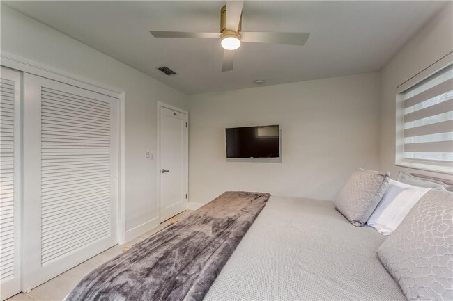 Building Photo - 1984 Sailfish Pl