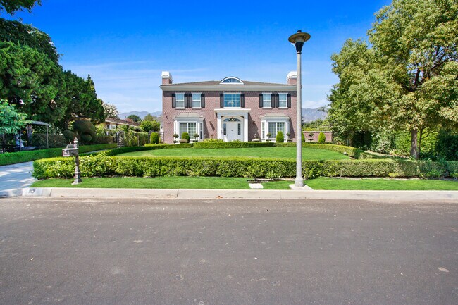 Building Photo - 1117 Encanto Dr
