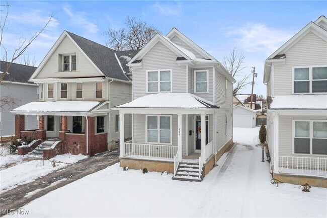 Building Photo - 2244 E 100th St