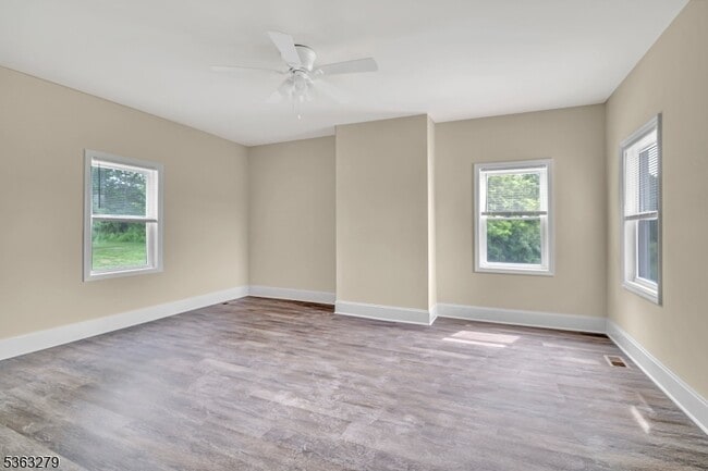 Building Photo - 1712 Linvale Harbourton Rd
