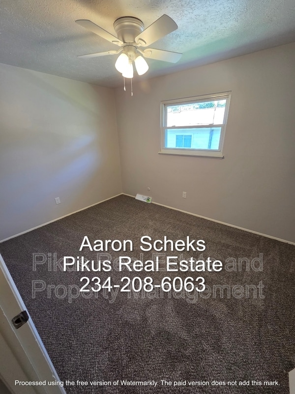 Building Photo - 3647 Albrecht Ave