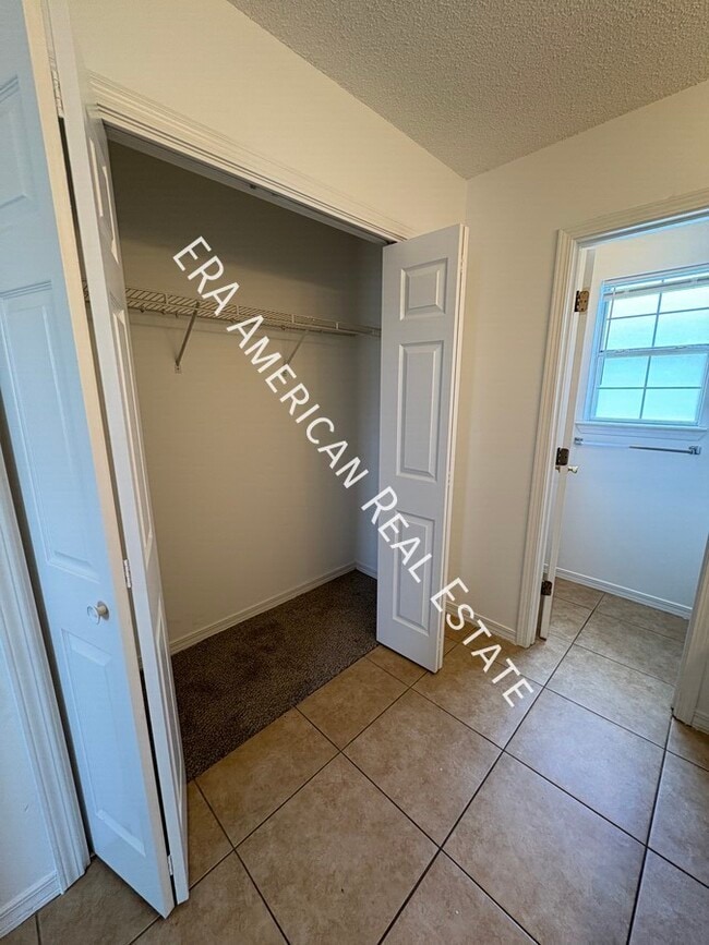 Building Photo - 953 Southern Oaks Ct